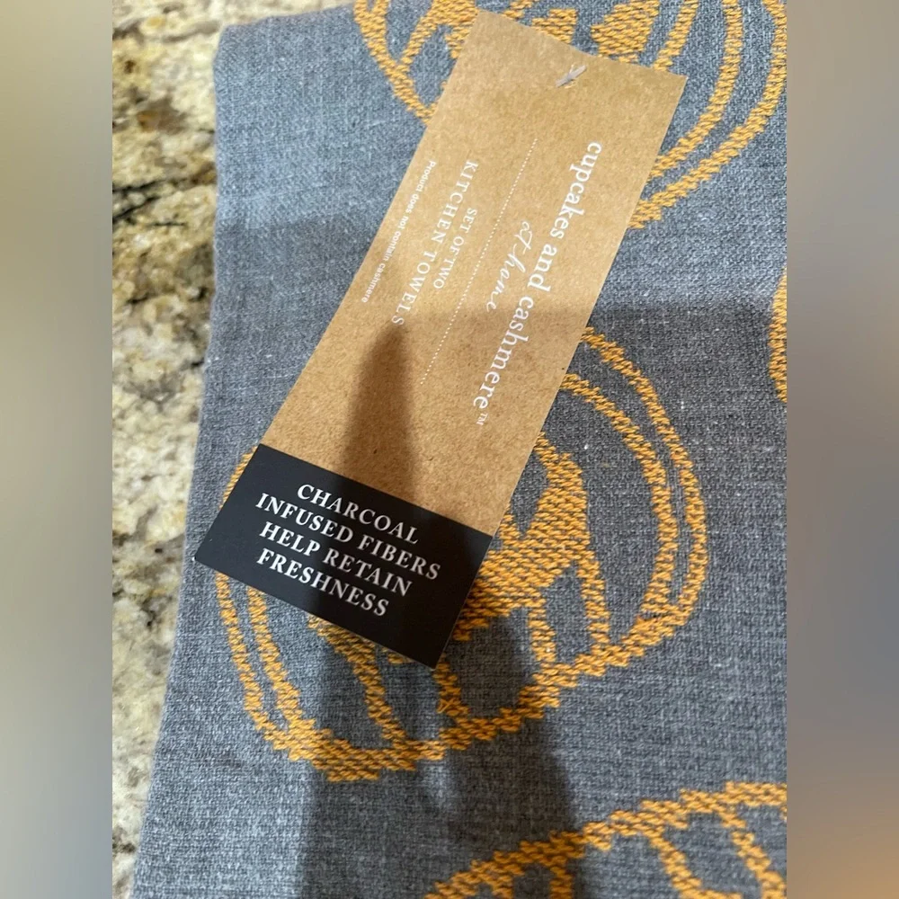 Cupcakes and Cashmere charcoal infused pumpkins kitchen towel set - Brand new!